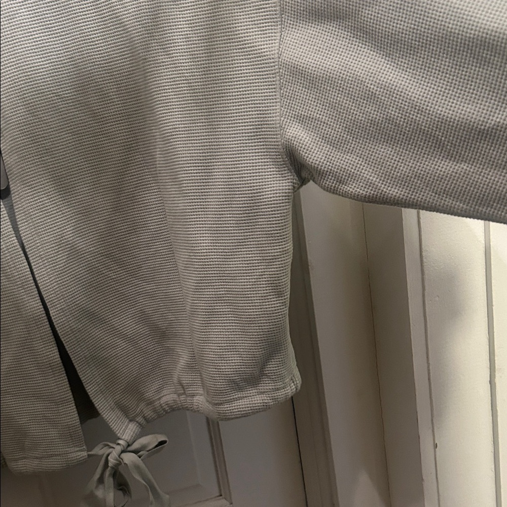 Fabletics Light Green Sweatshirt - Picture 5 of 8